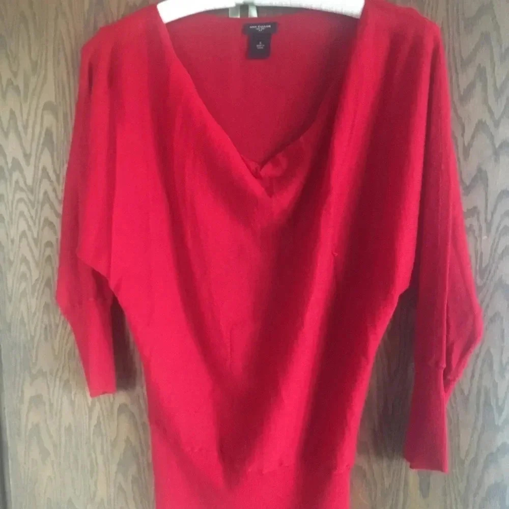 Ann Taylor Sweater‎